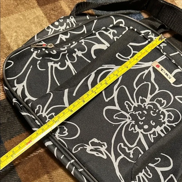 Tag Black and White Floral Laptop Bag - Picture 7 of 9
